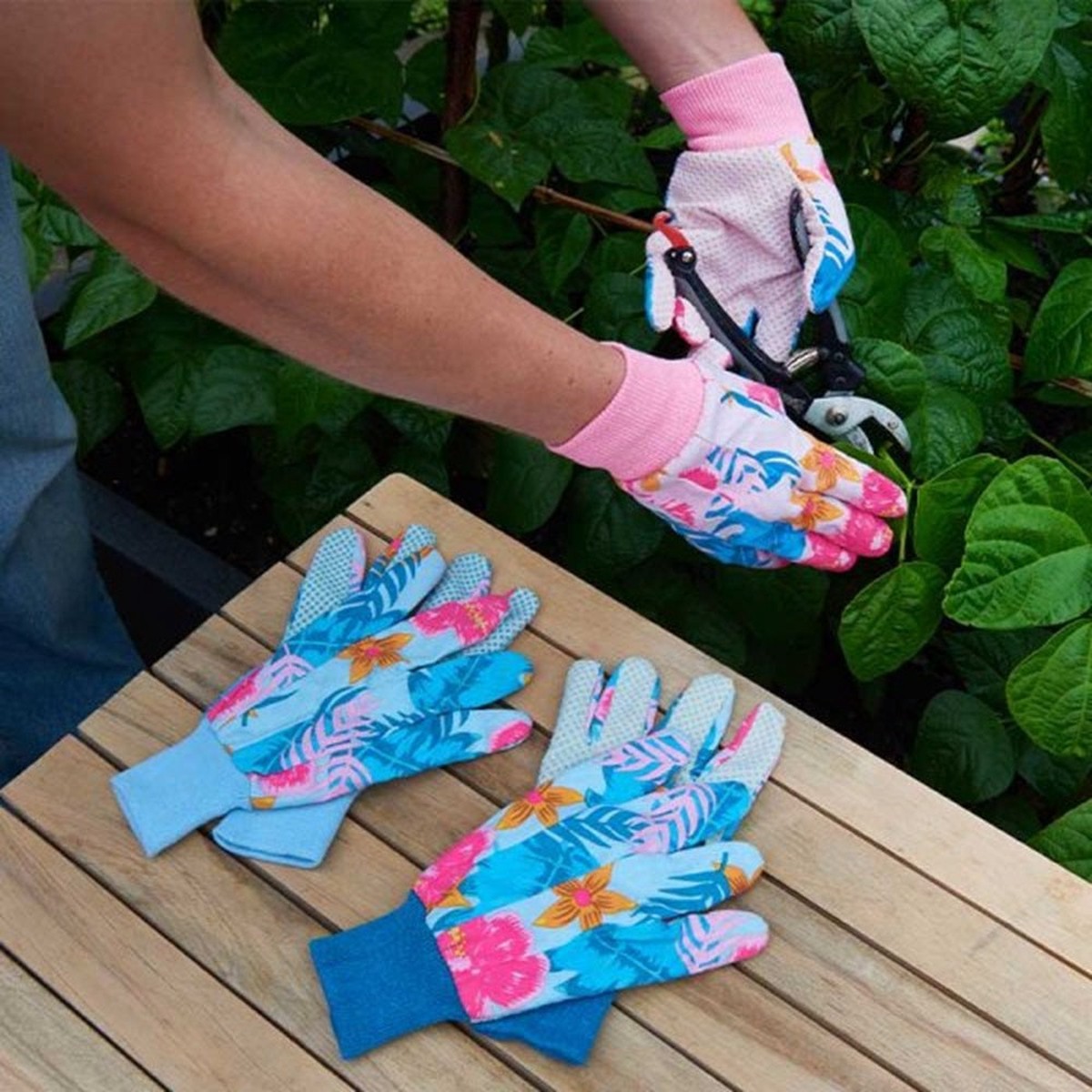 Briers Tropicana Cotton Grips Medium Triple Pack Blue & Pink