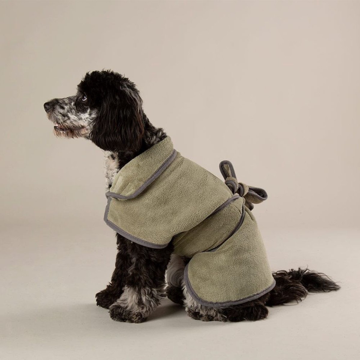 Scruffs Khaki Green Expedition Deluxe Noodle & Microfibre Dog Drying Coat – Medium
