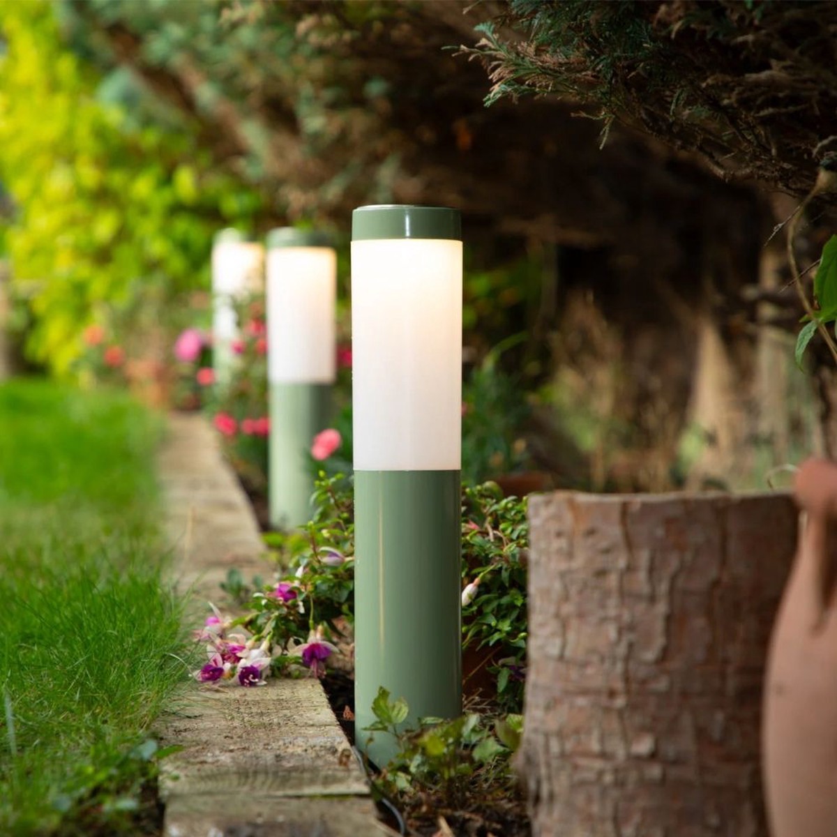 Noma Heron Add-A-Long Border Stake Lights – Green